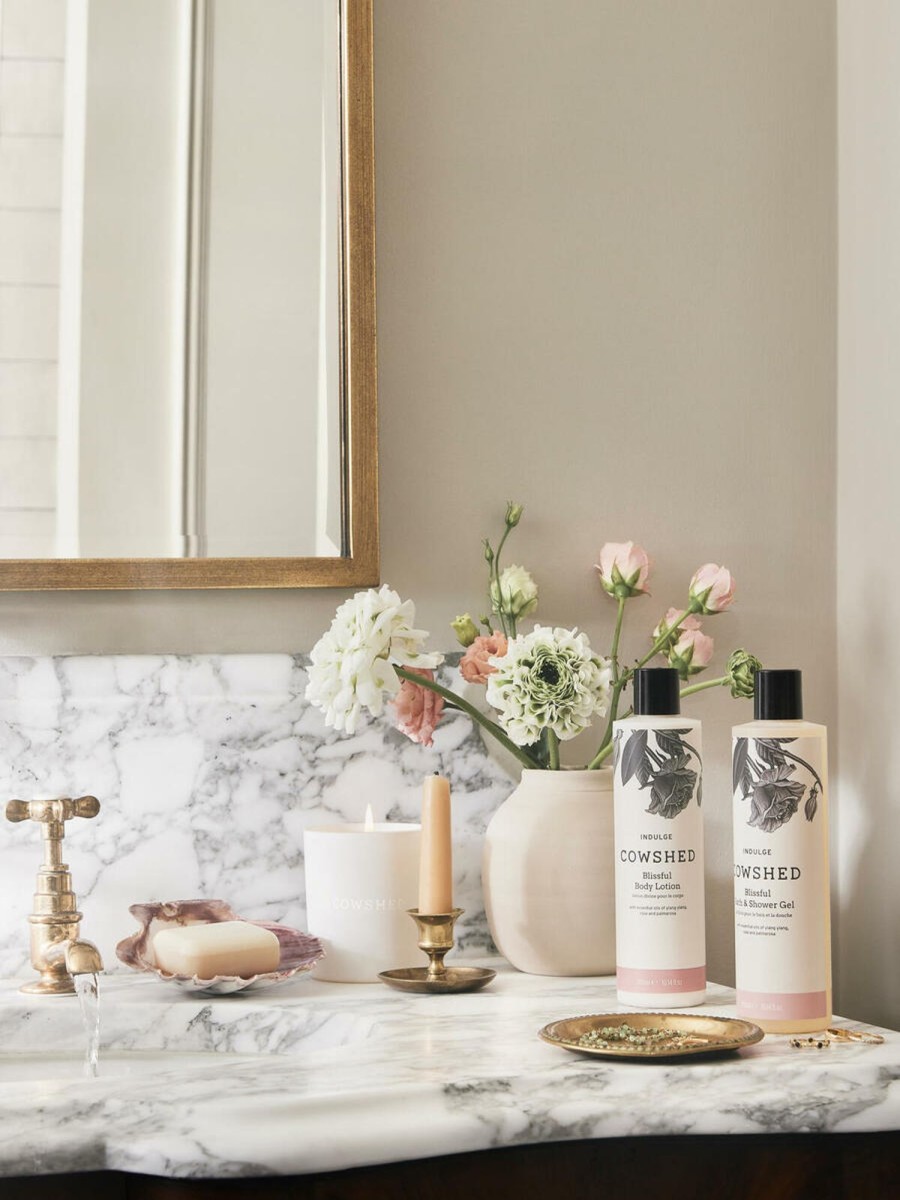 Bathroom Soho Home | Cowshed Indulge Bath & Shower Gel